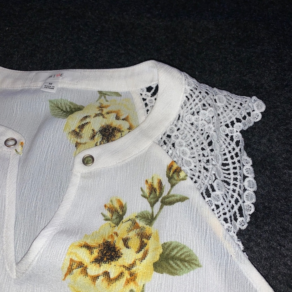 Flower Top - Picture 5 of 5